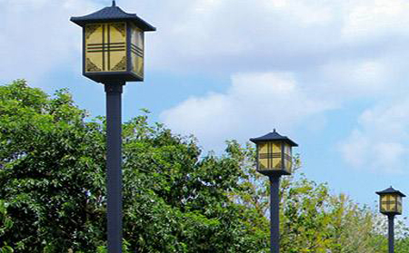 太阳能奎屯庭院灯怎么选亮度与续航更耐用